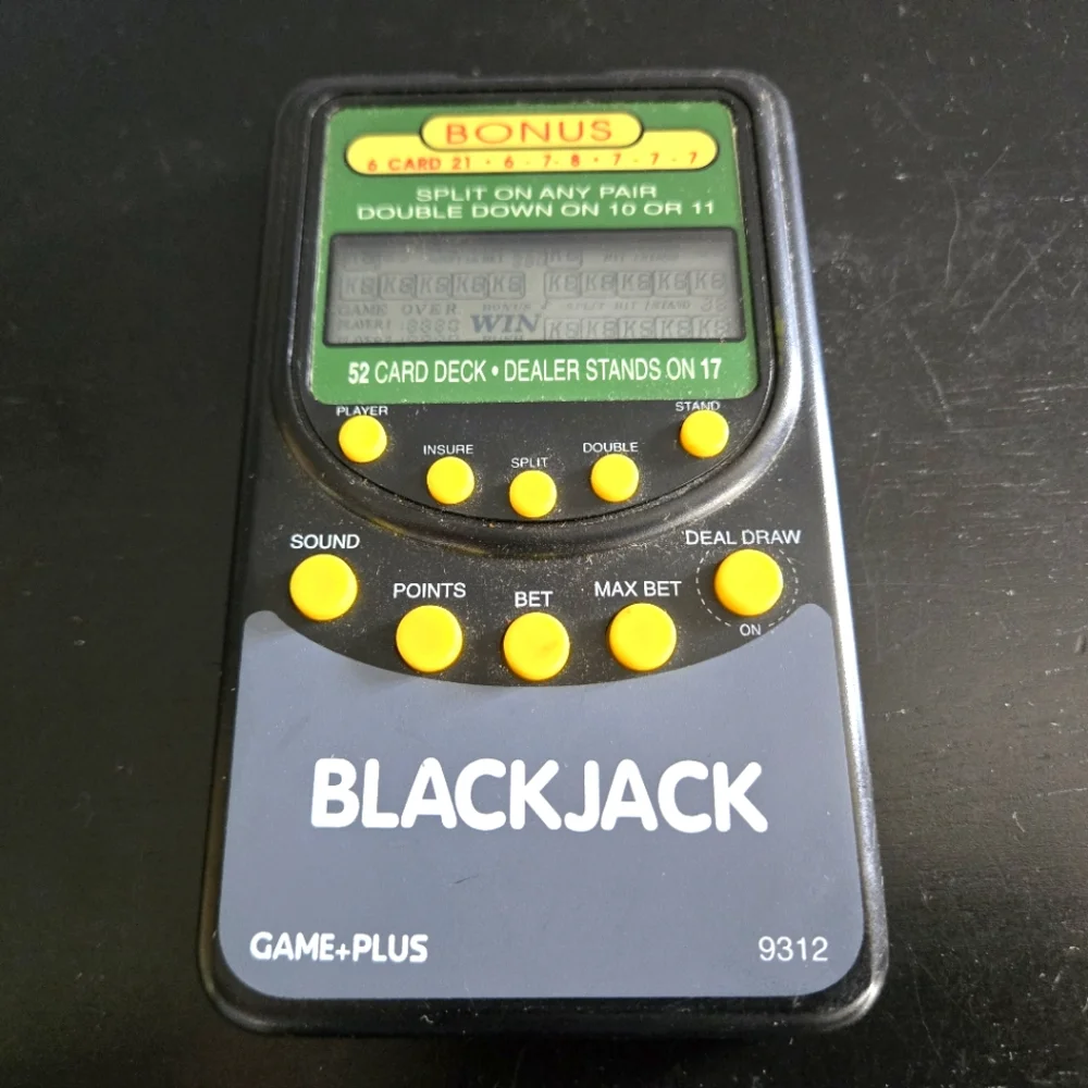 GAME + PLUS BLACKJACK ELECTRONIC HANDHELD BLACK JACK CASINO CARD TRAVEL GAME